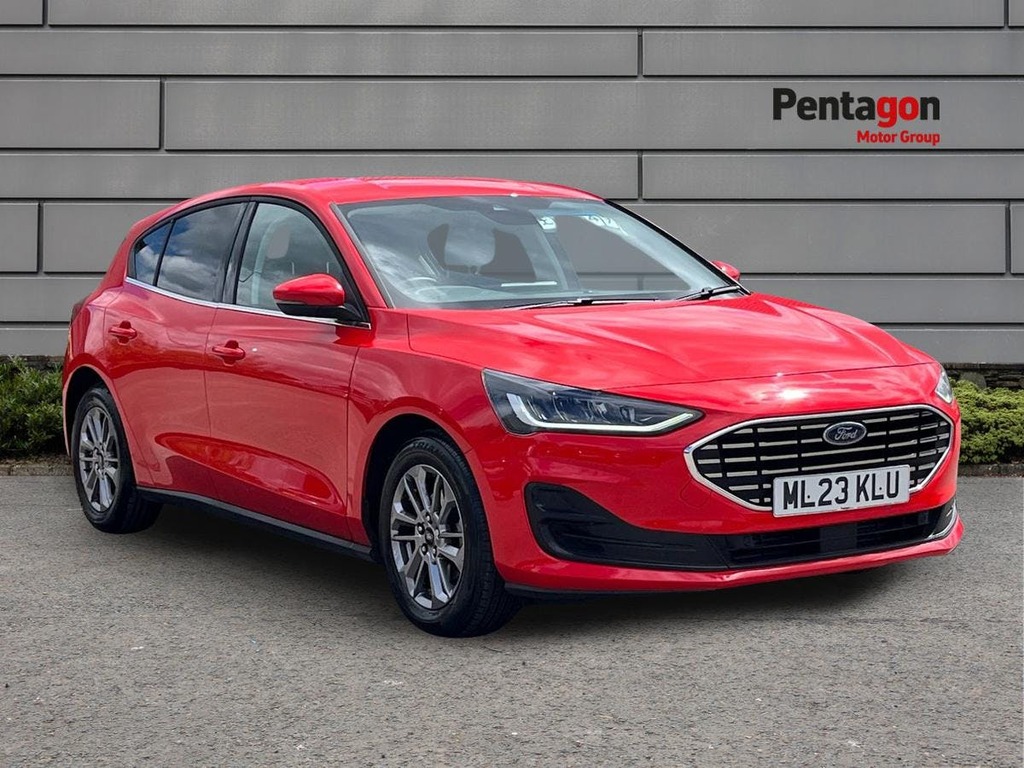 Ford Focus 1.0T Ecoboost Titanium Hatchback Red