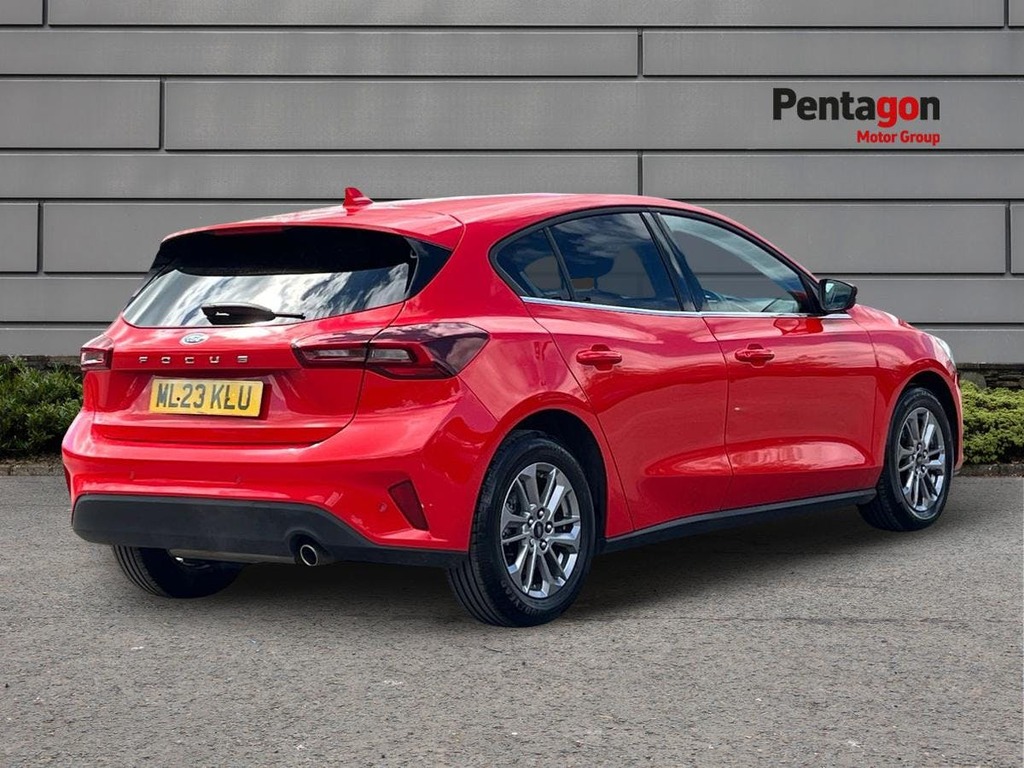 Ford Focus 1.0T Ecoboost Titanium Hatchback ML23KLU Red #4