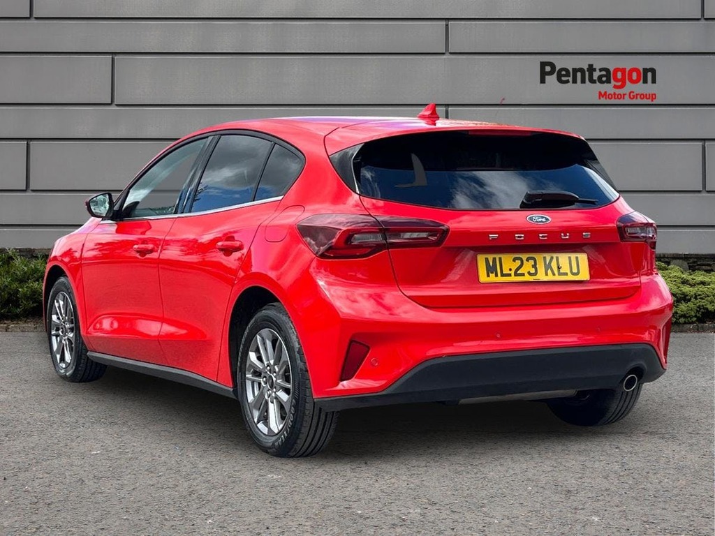 Ford Focus 1.0T Ecoboost Titanium Hatchback ML23KLU Red #2