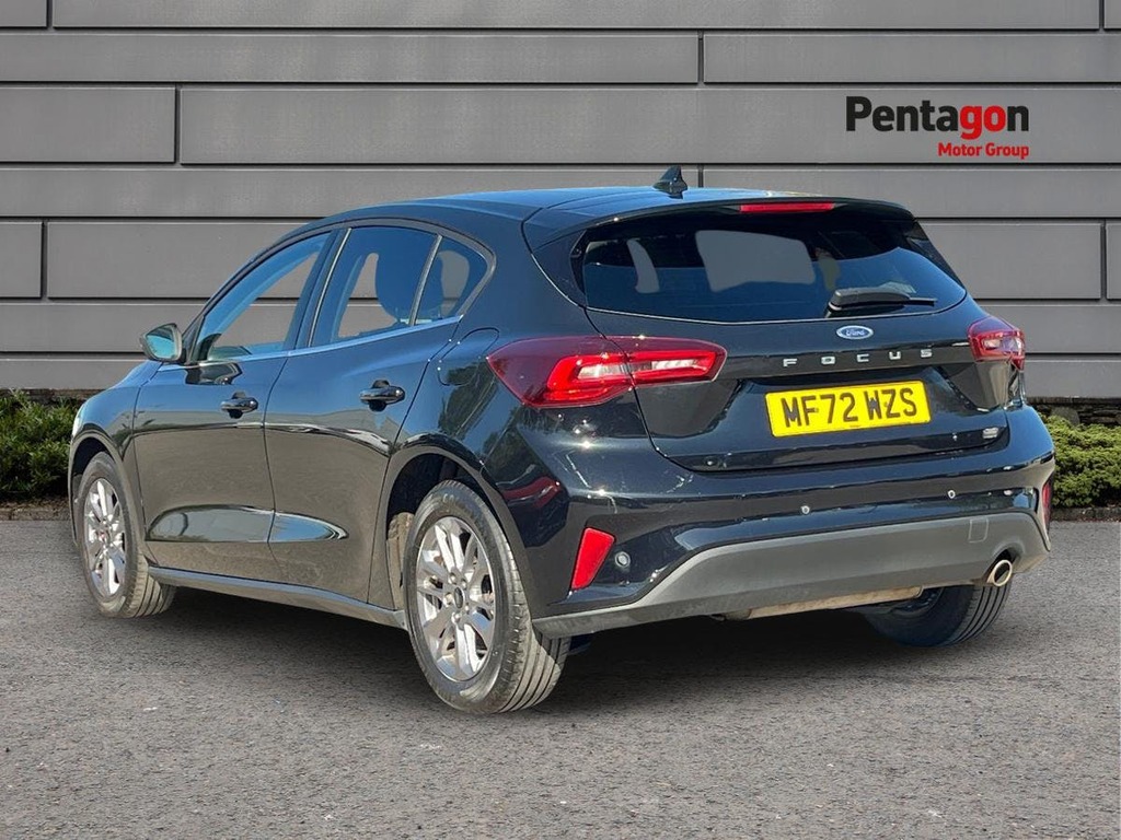 Ford Focus 1.0T Ecoboost Titanium Hatchback MF72WZS Black #2