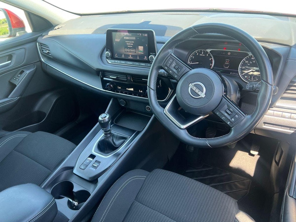 Nissan Qashqai 1.3 Dig T Mhev Acenta Premium Suv Hybri FX72YFY Red #5