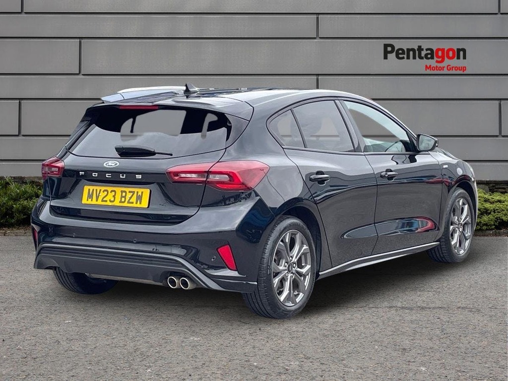 Ford Focus 1.0T Ecoboost St Line Hatchback MV23BZW Black #4