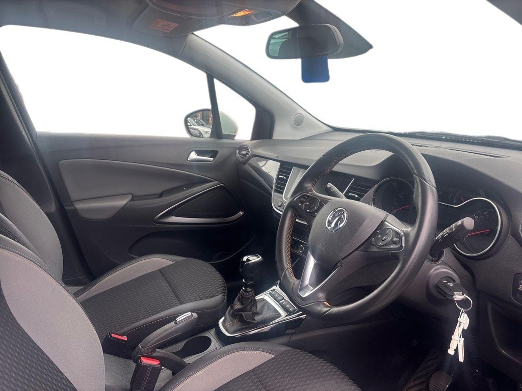 Vauxhall Crossland X 1.2 Turbo Gpf Tech Line Nav Suv DP68UYC White #5