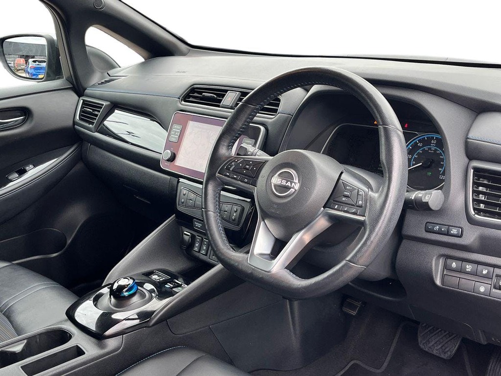 Nissan Leaf 39Kwh N Connecta Hatchback 150 FG22GZZ Grey #5