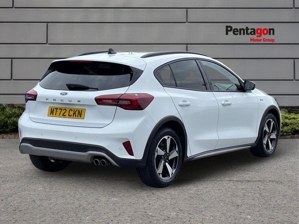 Ford Focus 1.0T Ecoboost Active Hatchback E MT72CKN White #4