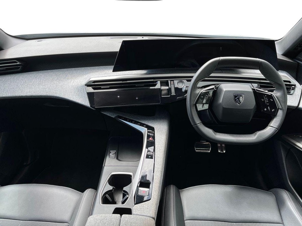 Peugeot 3008 73Kwh Allure Suv 210 Ps LE24AVG White #6