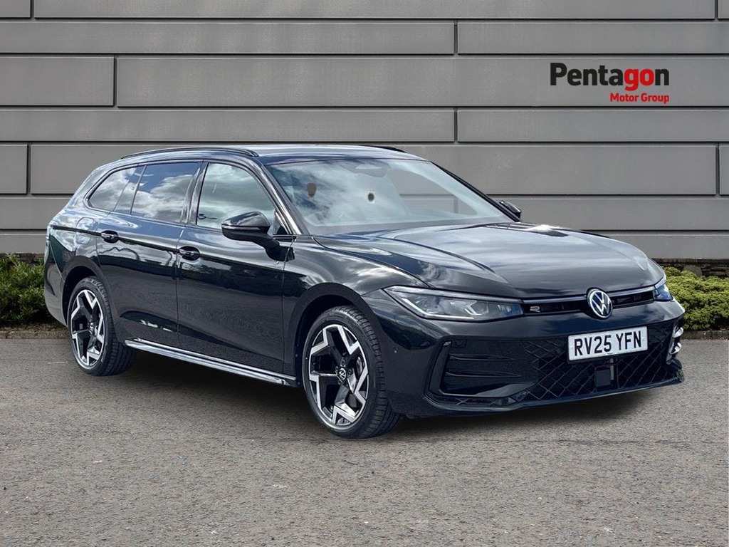 Volkswagen Passat 1.5 Tsi Ehybrid 19.7Kwh R Line Estate P Black