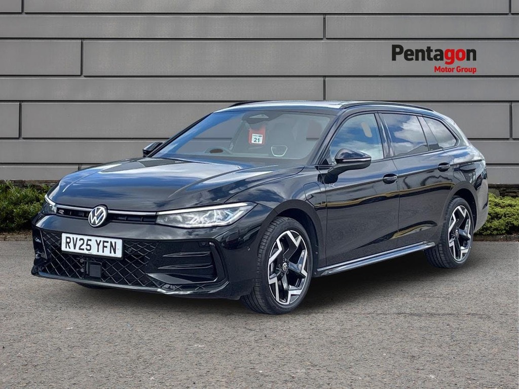 Volkswagen Passat 1.5 Tsi Ehybrid 19.7Kwh R Line Estate P RV25YFN Black #3