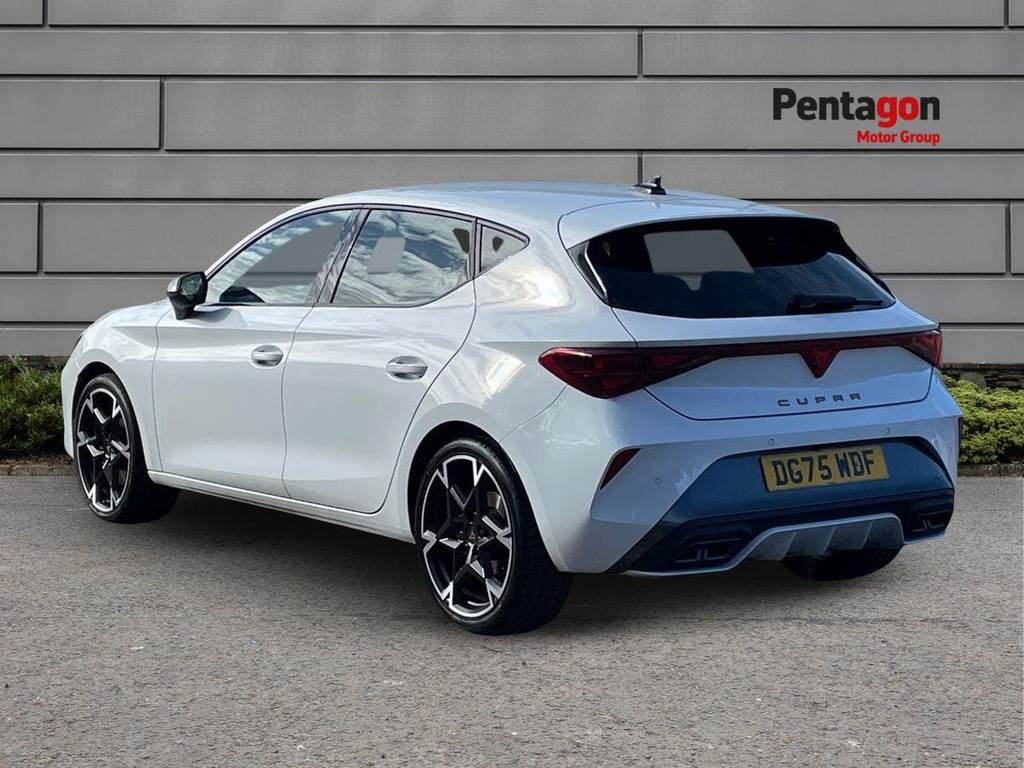 Cupra Leon 1.5 Etsi V2 Hatchback Hybrid Dsg Euro 6 DG75WDF White #2