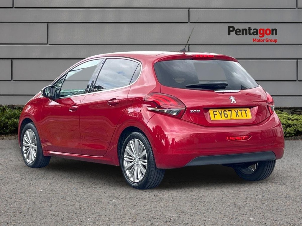 Peugeot 208 1.2 Puretech Allure Hatchback Eu FY67XTT Red #2