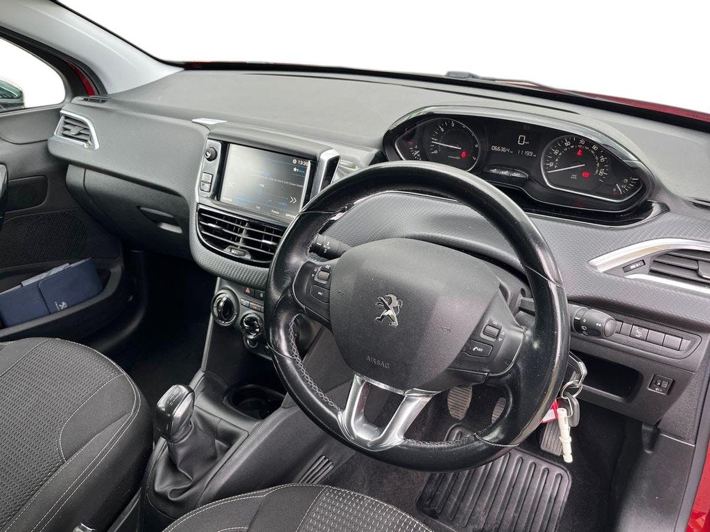 Peugeot 208 1.2 Puretech Allure Hatchback Eu FY67XTT Red #5