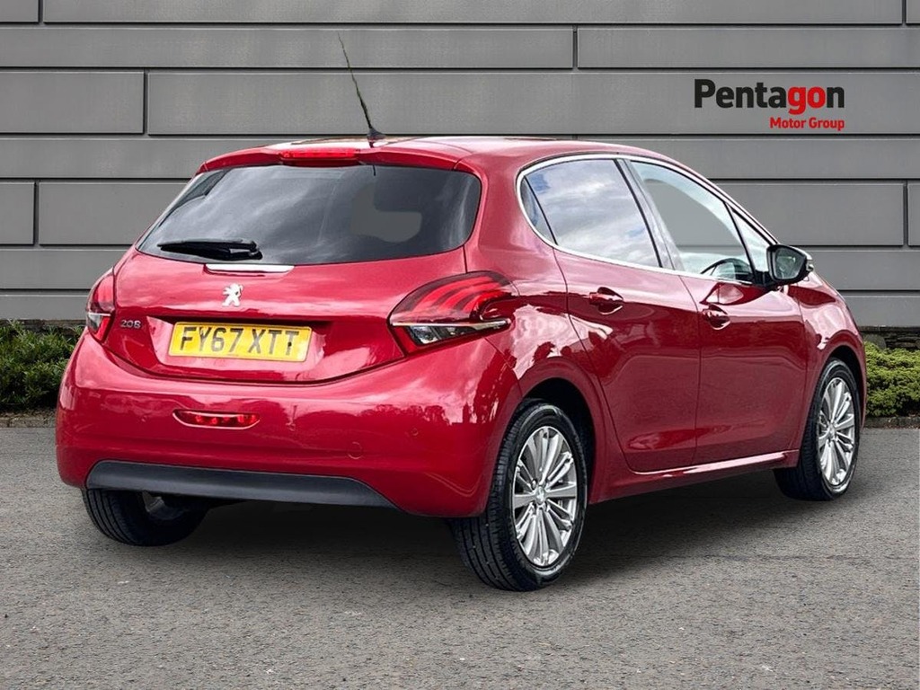 Peugeot 208 1.2 Puretech Allure Hatchback Eu FY67XTT Red #4