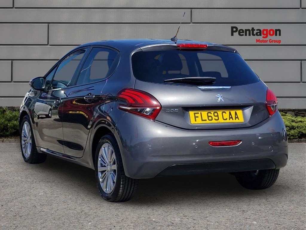 Peugeot 208 1.2 Puretech Signature Hatchback FL69CAA Grey #2