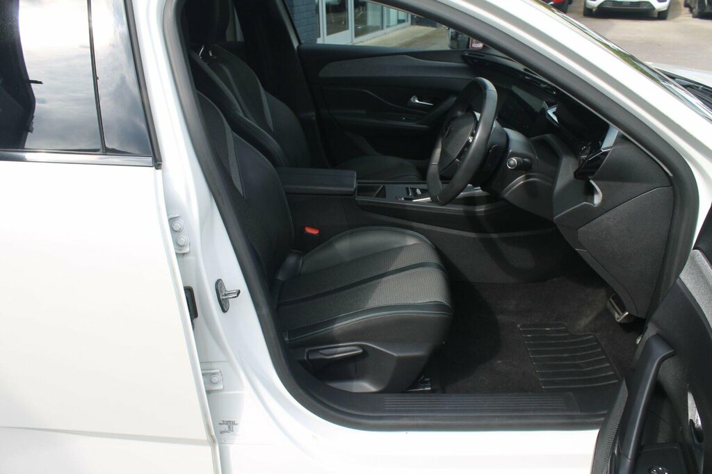 Peugeot 308 1.2 Puretech Allure Eat Euro 6 Ss HK22UZO White #4