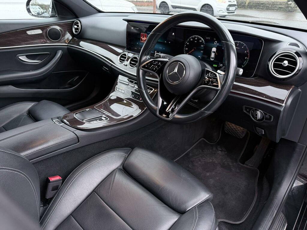 Mercedes-Benz E Class 2.0 E300de 13.5Kwh Amg Line Edition G-tronic Euro EJ70YRP Black #2