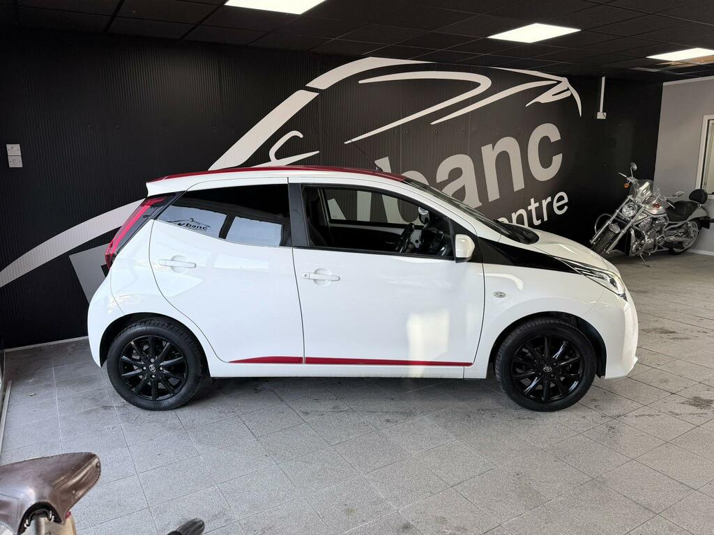 Toyota Aygo 1.0 Vvt-i X-press Euro 6 CV68UGX White #6