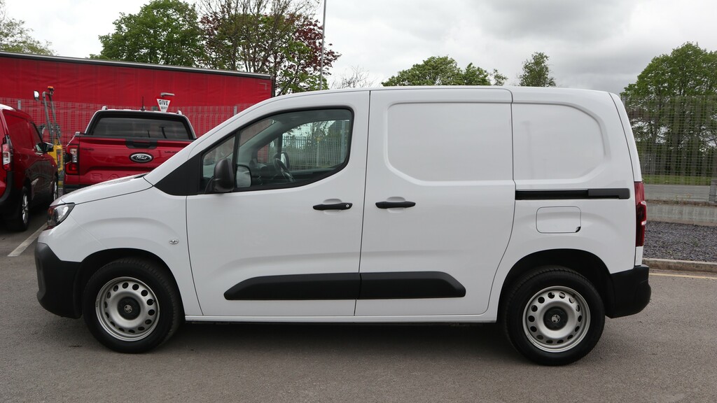 Vauxhall Combo 1.5 Turbo D 100Ps Eu6 6 Speed Prime Plus H1 Van DS25BJX White #4