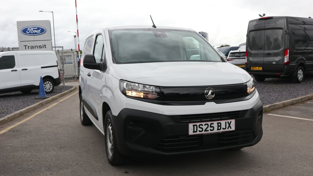 Vauxhall Combo 1.5 Turbo D 100Ps Eu6 6 Speed Prime Plus H1 Van White
