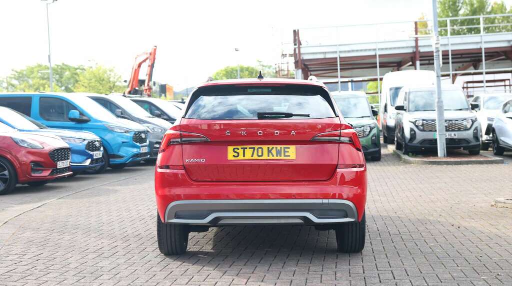 Skoda Kamiq 1.6 Tdi Se L Dsg Red #6
