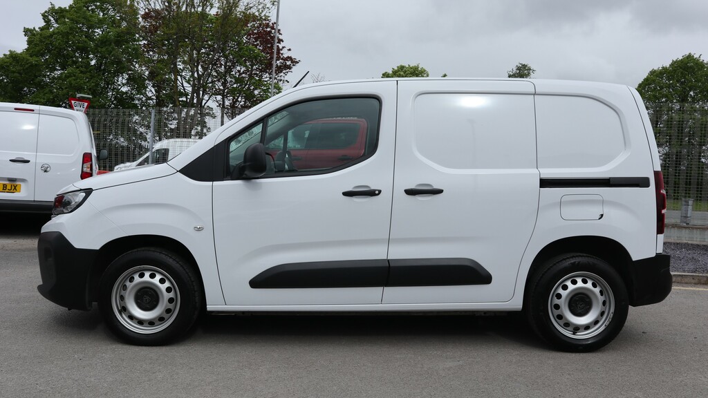 Peugeot Partner 1.5 Bluehdi 100 Eu6 6 Speed Professional Van CF74UHH White #4