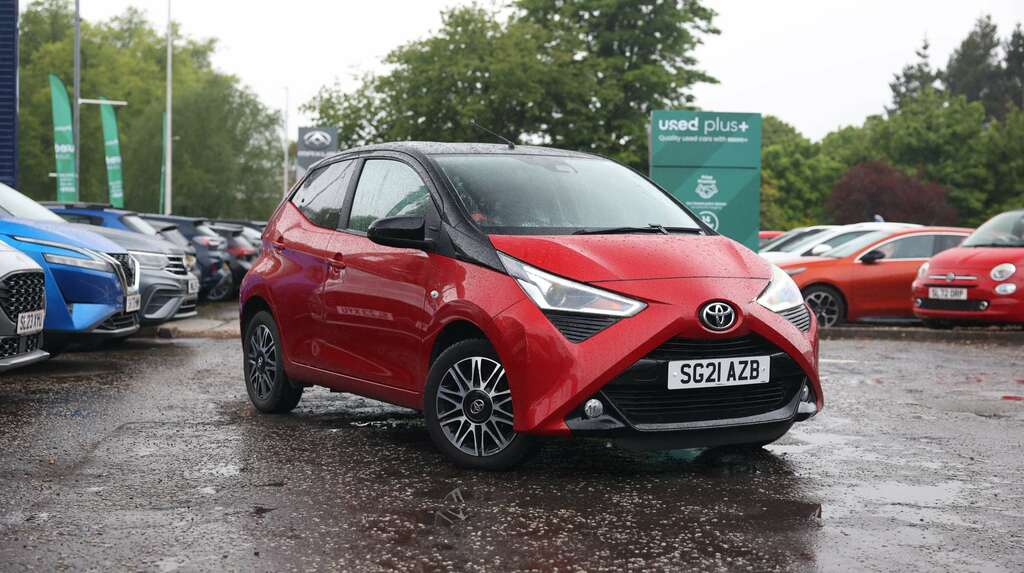 Toyota Aygo 1.0 Vvt-i X-clusiv SG21AZB Red #2