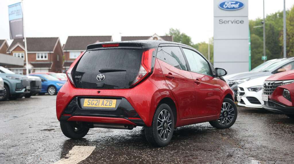 Toyota Aygo 1.0 Vvt-i X-clusiv SG21AZB Red #3