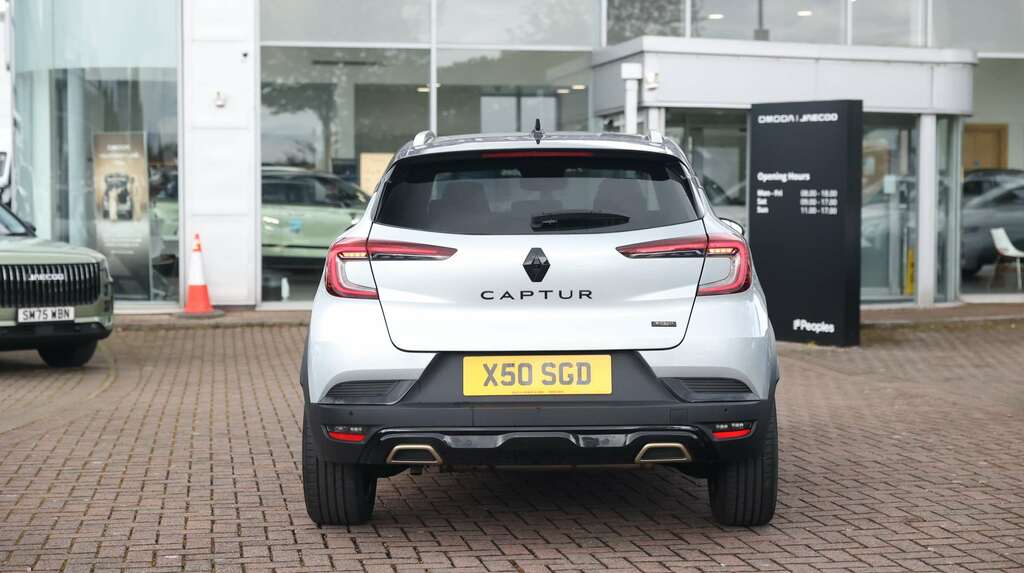 Renault Captur 1.6 E-tech Full Hybrid 145 Engineered SK24OYB Black #6