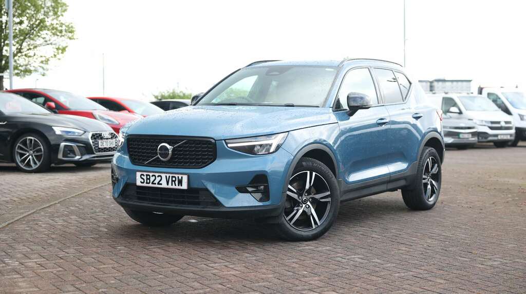 Volvo XC40 2.0 B3p Plus Dark Blue