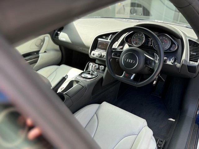 Audi R8 V10 Quattro Grey #44