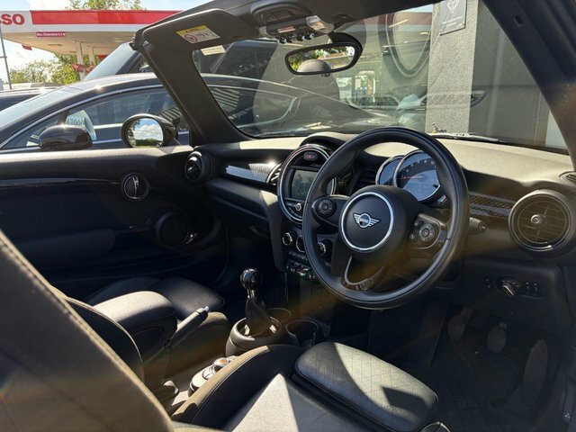 Mini Convertible 2.0 Cooper S Classic Convertible Black #5