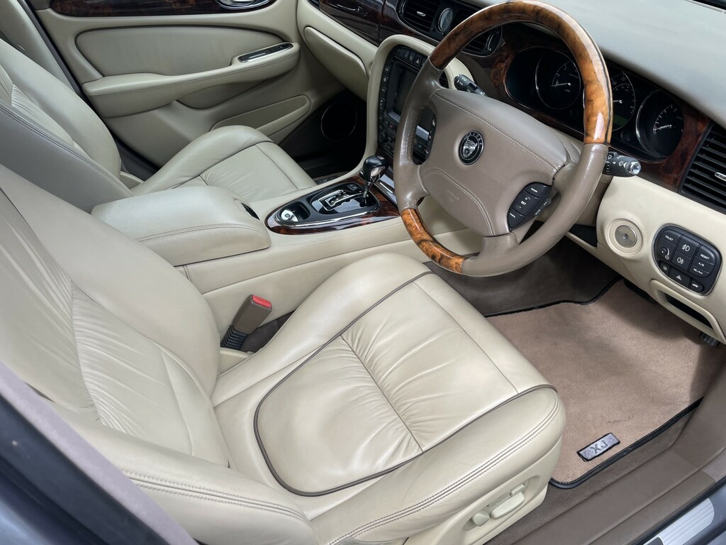 Jaguar XJR Saloon Blue #3