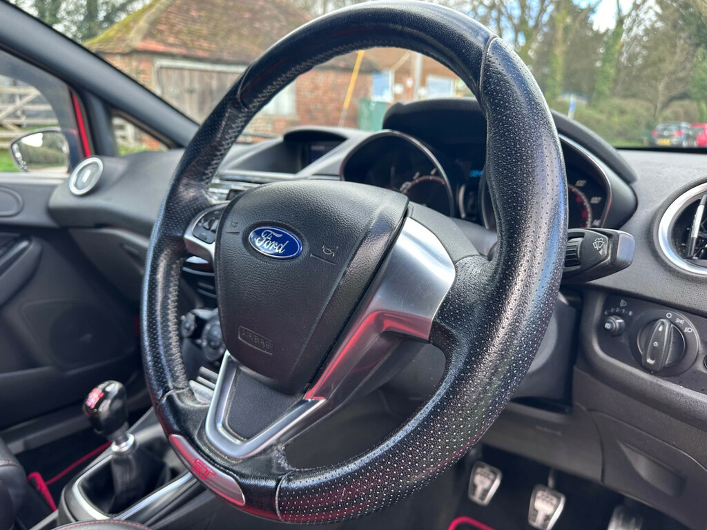 Ford Fiesta 1.6 Ecoboost St-2 Hatchback  Orange #2