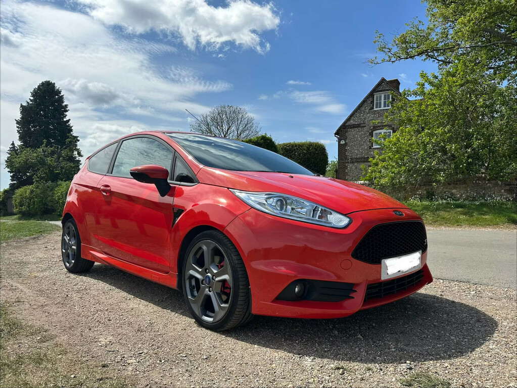 Ford Fiesta 1.6 Ecoboost St-2 Hatchback Orange
