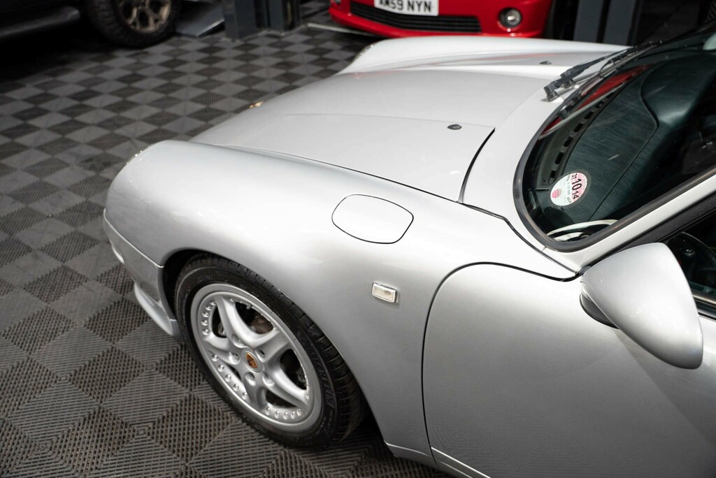 Porsche 911 Carrera Cpe Red #17