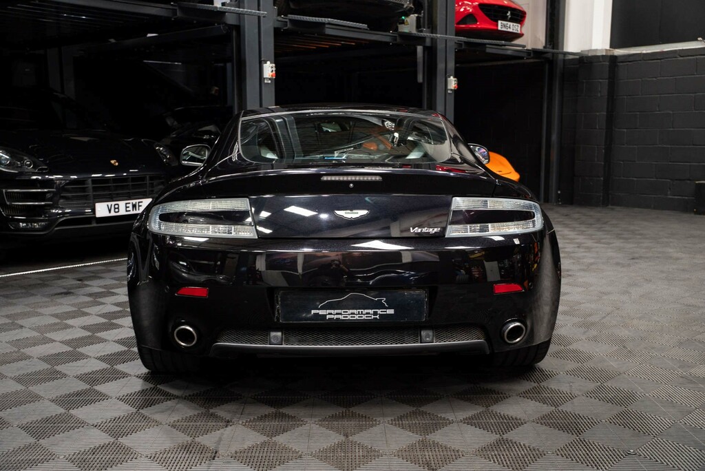 Aston Martin Vantage V8 #6