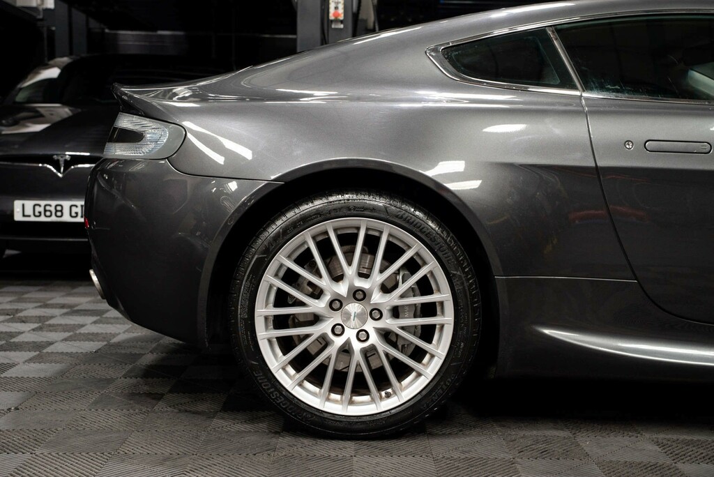 Aston Martin Vantage 4.7 Am1 420 Bhp Silver #17