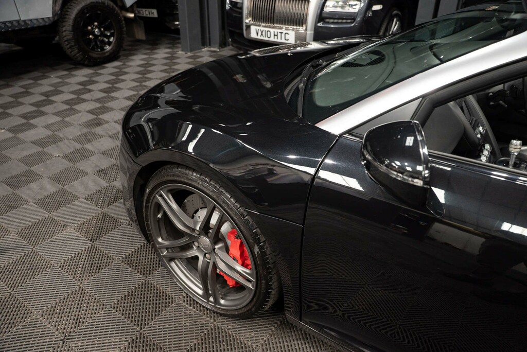 Audi R8 5.2 V10 Sa Coupe Black #17