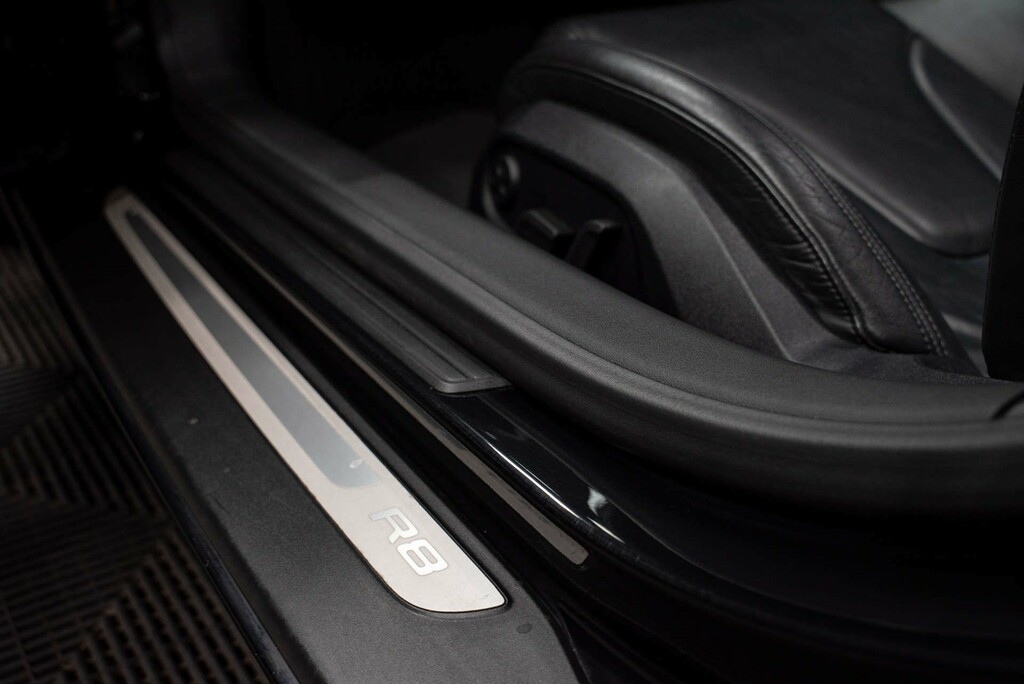 Audi R8 5.2 V10 Sa Coupe Black #29