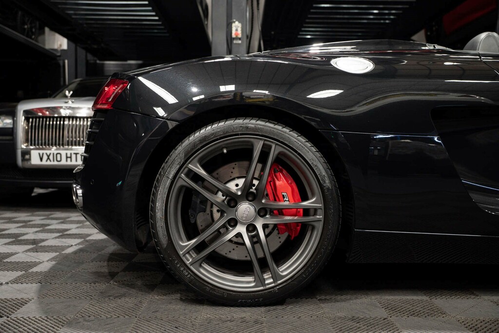 Audi R8 5.2 V10 Sa Coupe Black #27