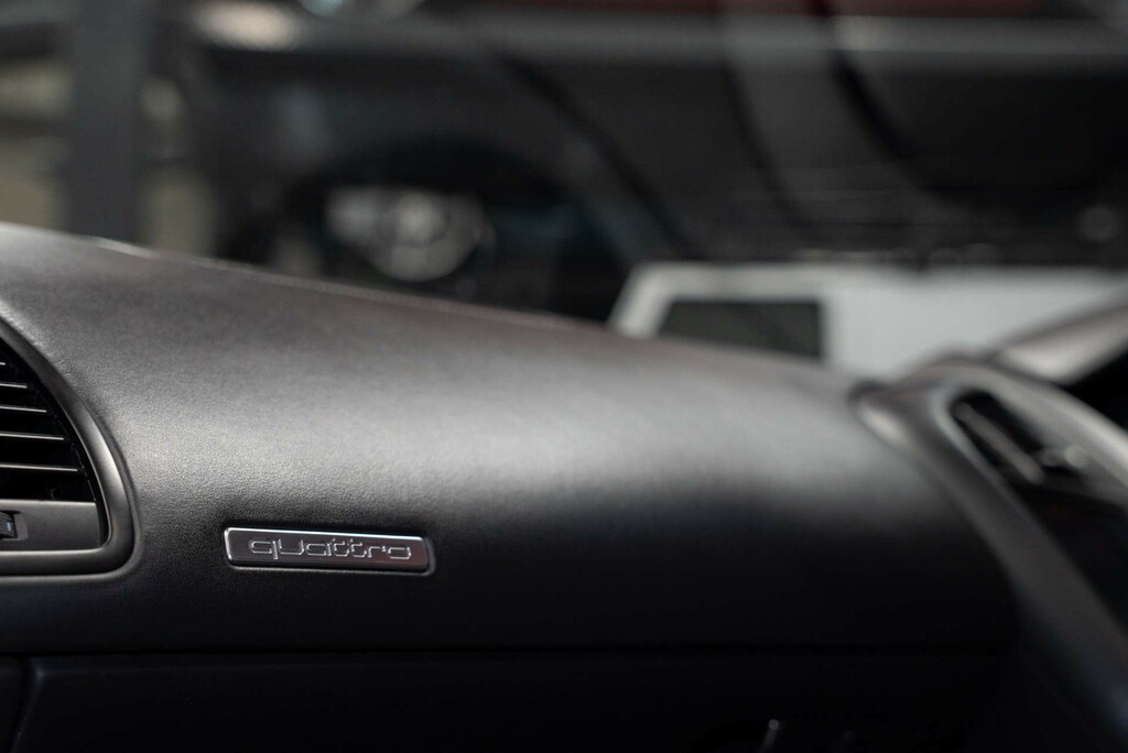 Audi R8 5.2 V10 Sa Coupe Black #16