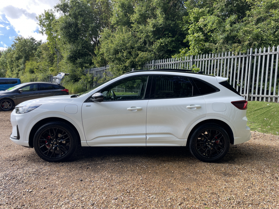 Ford Kuga St-line X EA75NFL White #4
