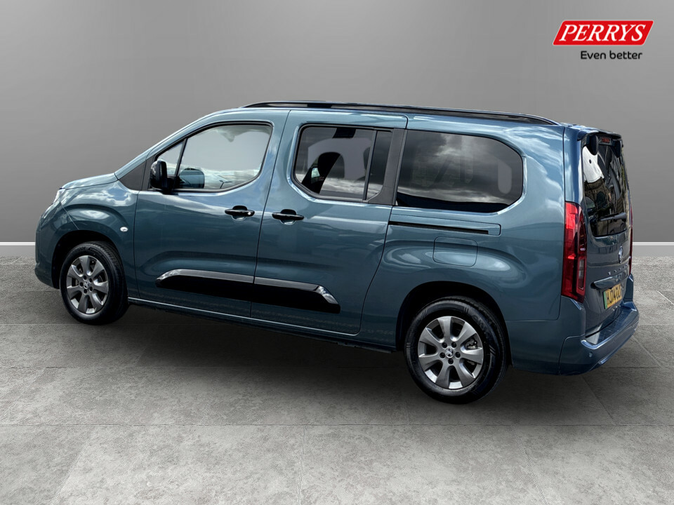 Vauxhall Combo-e Life Combo Life 100Kw Ultimate XL 52Kwh Estate HJ74CLX Blue #5
