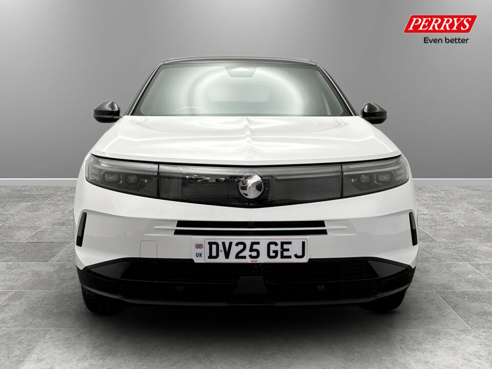 Vauxhall Grandland 1.2 Hybrid 136 Ultimate E-dct6 Pan Roof DV25GEJ White #2