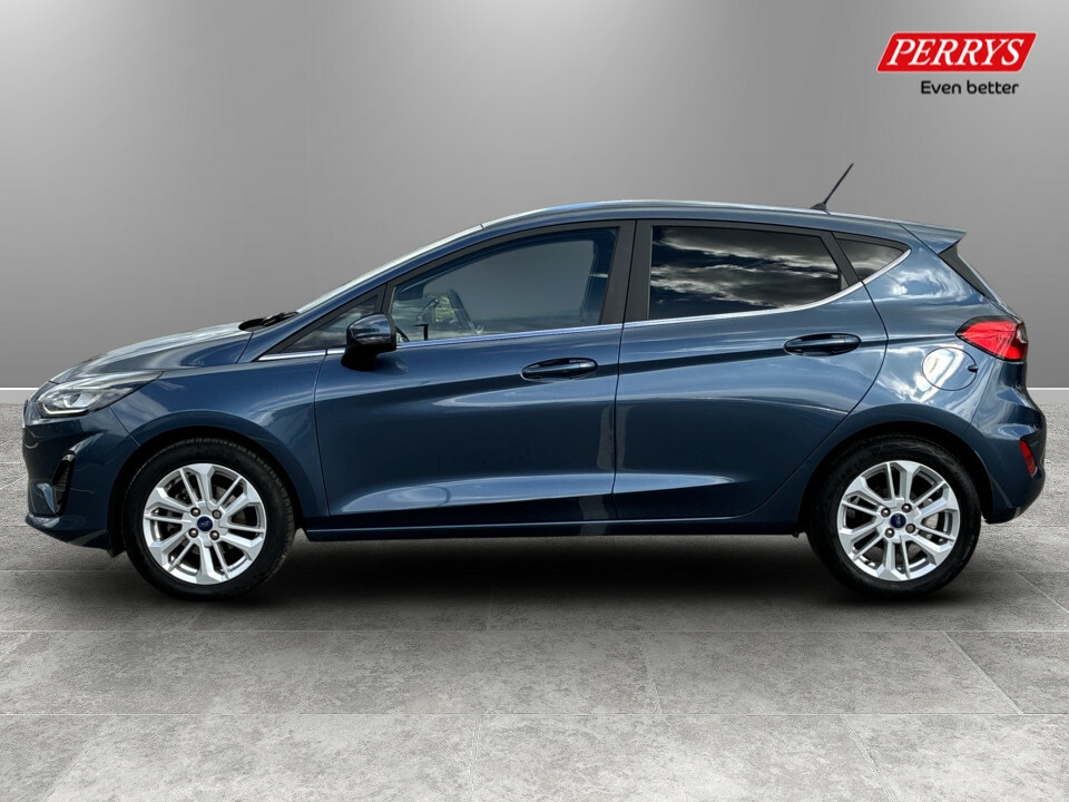 Ford Fiesta 1.0 Ecoboost Hybrid Mhev 125 Titanium YV23XEF Blue #4