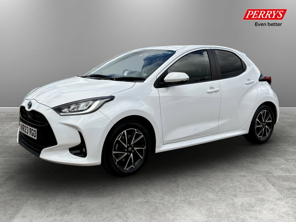 Toyota Yaris 1.5 Hybrid Design Cvt KR23VGO White #3