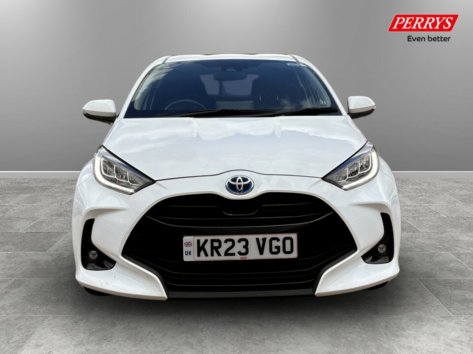 Toyota Yaris 1.5 Hybrid Design Cvt KR23VGO White #2