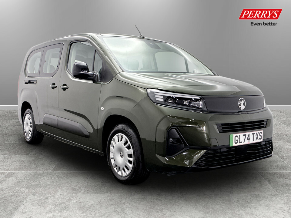 Vauxhall Combo-e Life 100Kw Design XL 52Kwh 7 Seat Green