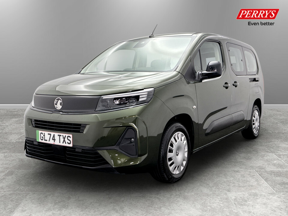 Vauxhall Combo-e Life 100Kw Design XL 52Kwh 7 Seat Green #3