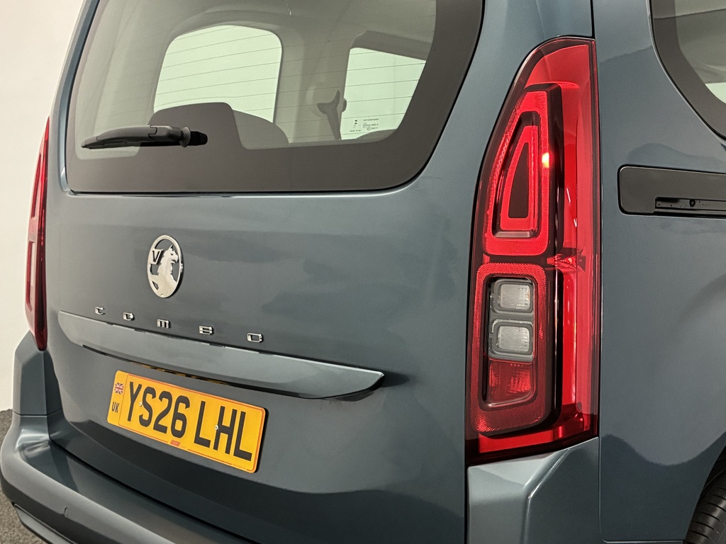 Vauxhall Combo Life 1.5 Turbo D Design Wav Black #11