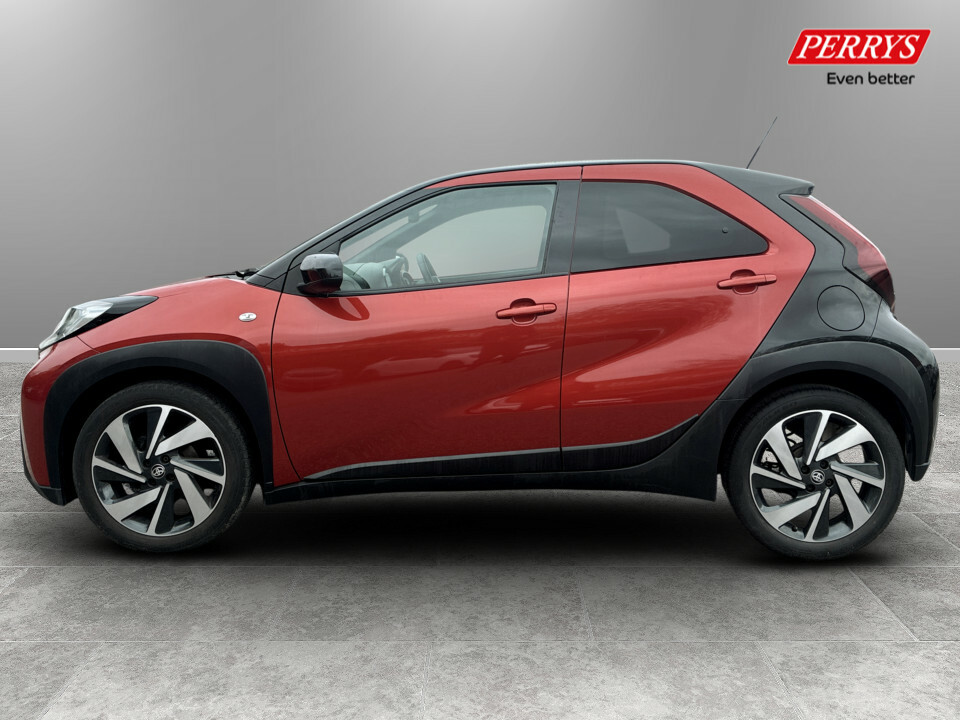 Toyota Aygo X 1.0 Vvt-i Edge NL23OMV Red #4